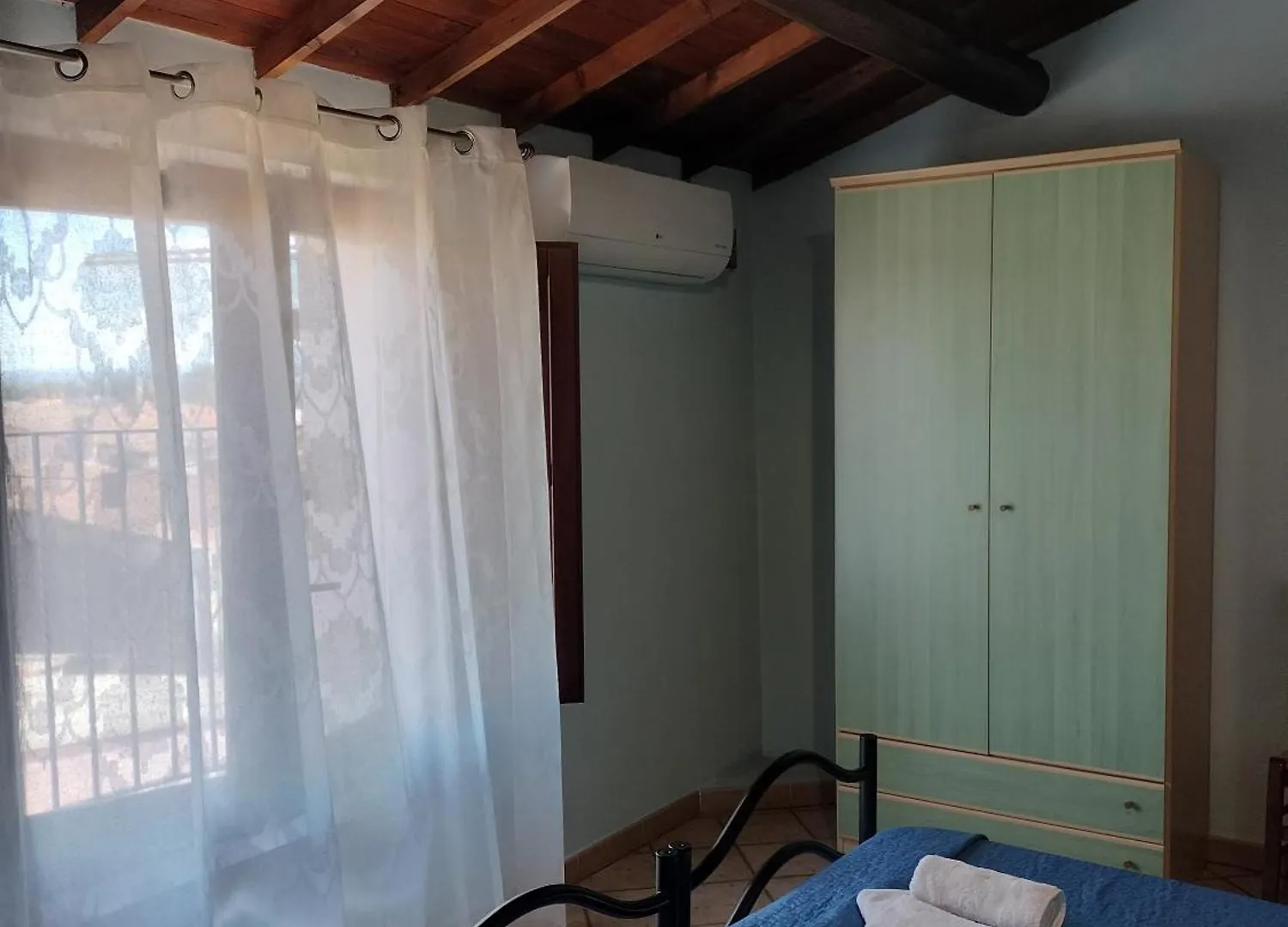 Hotel La Casa Rossa Riola Sardo Locanda