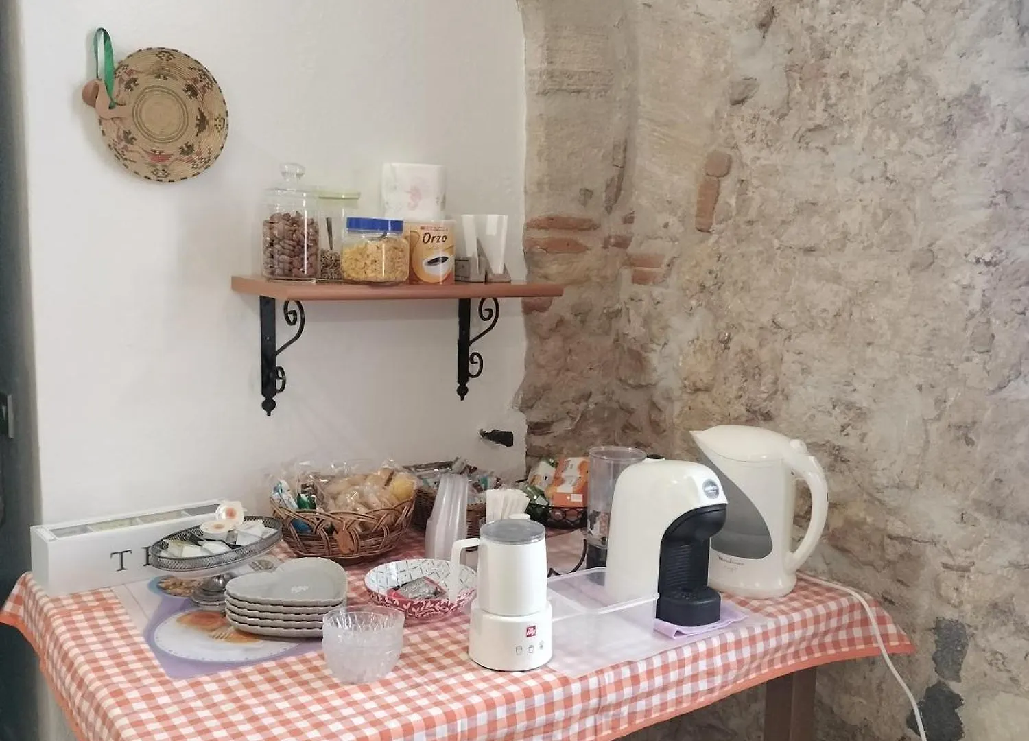 Locanda Hotel La Casa Rossa Riola Sardo Italia