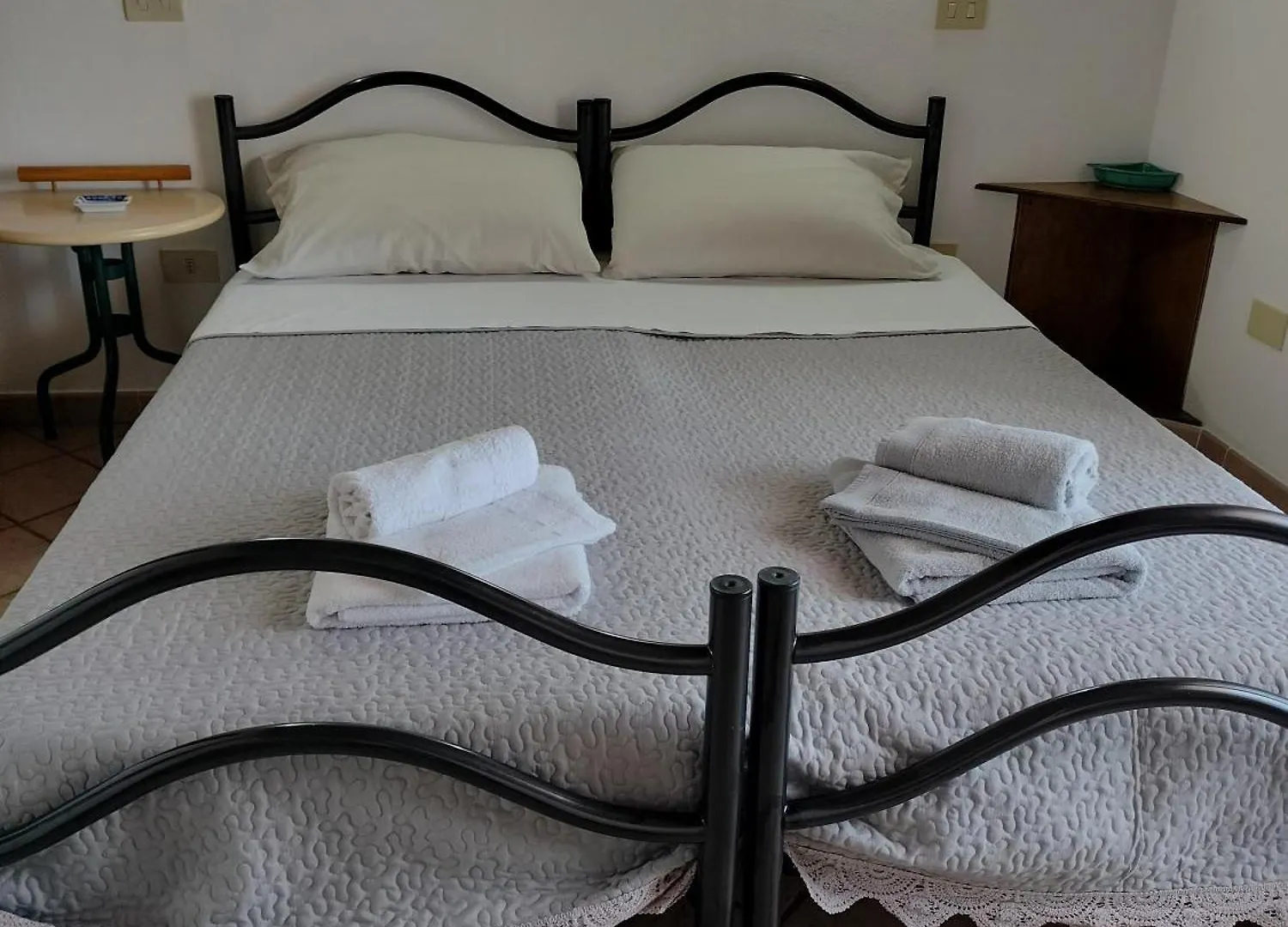 Hotel La Casa Rossa Riola Sardo 0*,
