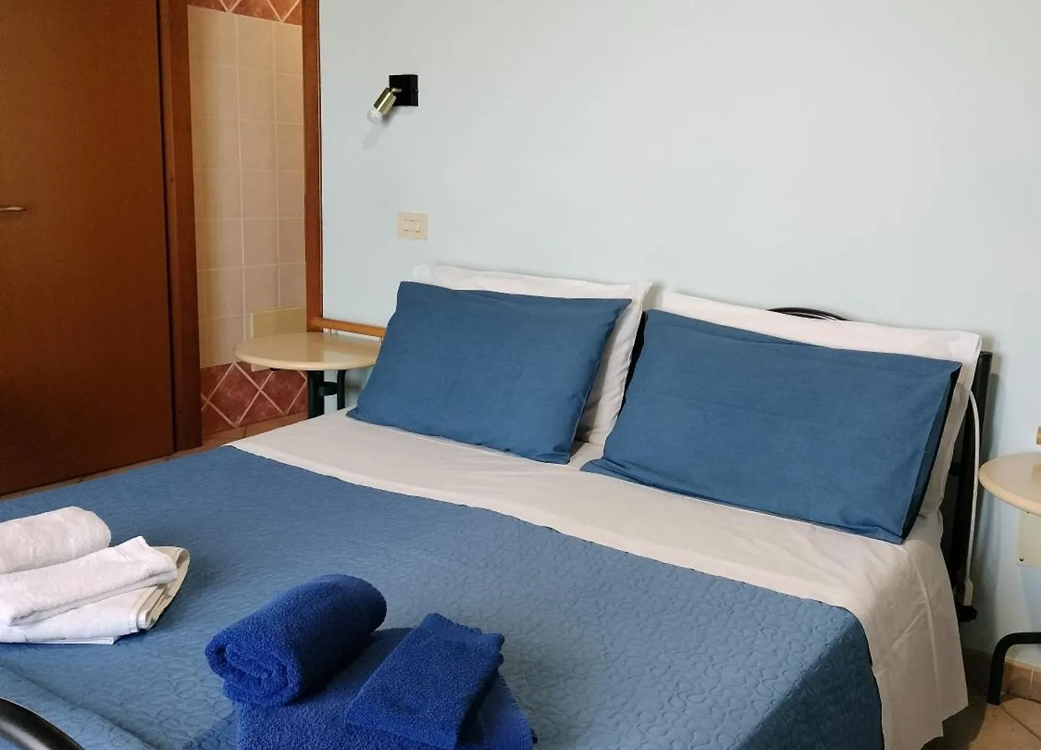 La Casa Rossa Hotel Riola Sardo Inn